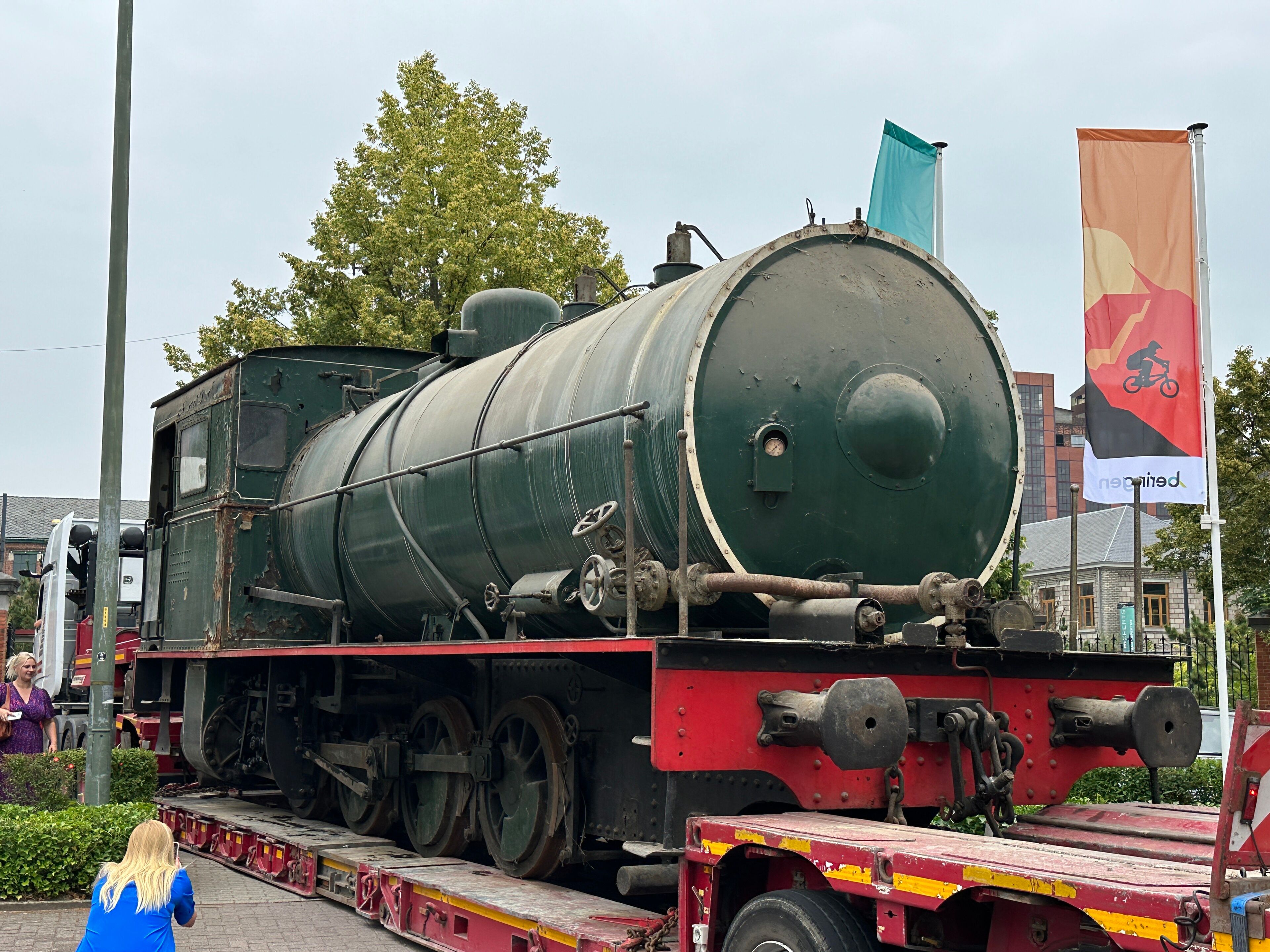 Oude Stoomlocomotief Van De Mijn Aangekomen In Beringen Vrt Nws Nieuws