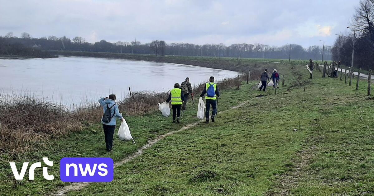 Opnieuw Opruimactie Door De Vlaamse Waterweg Langs De Oevers Van De