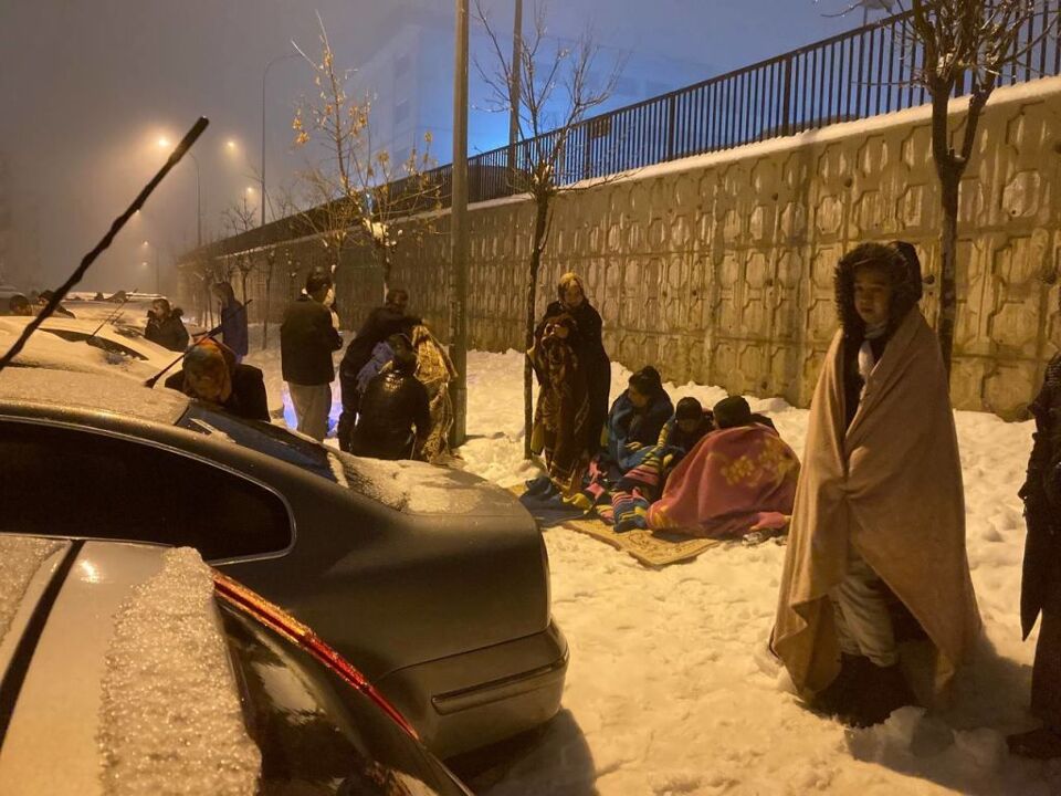 Zware Aardbevingen Treffen Turkije En Buurland Syri Duizenden Doden