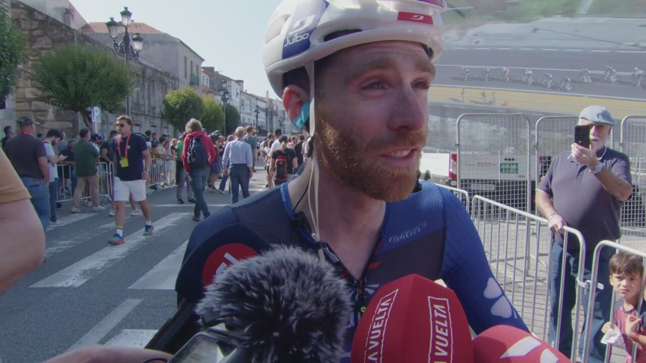 Zo Kan Hij Het Ook Vluchter Wout Van Aert Verdeelt En Heerst Op Weg