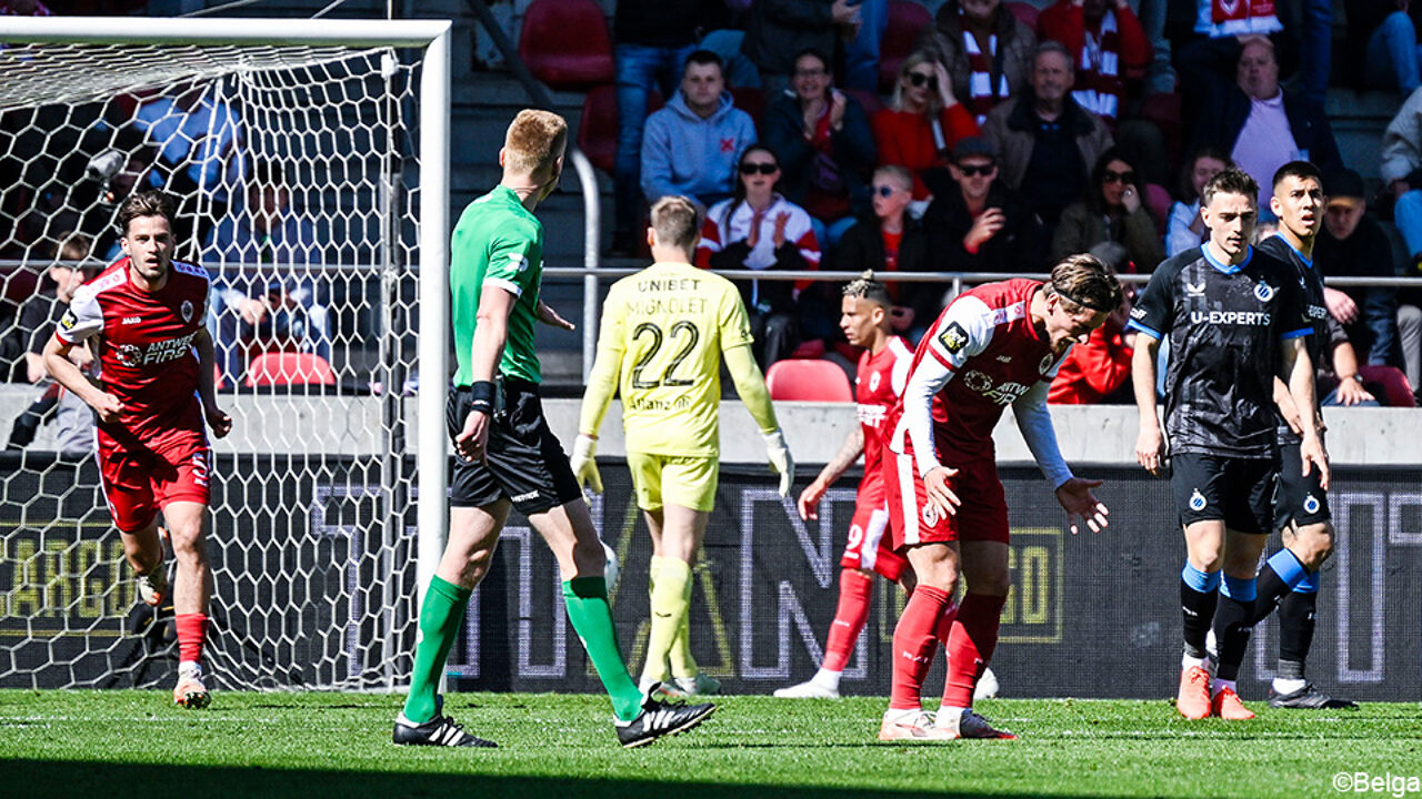 Dennis Praet in action for Antwerp