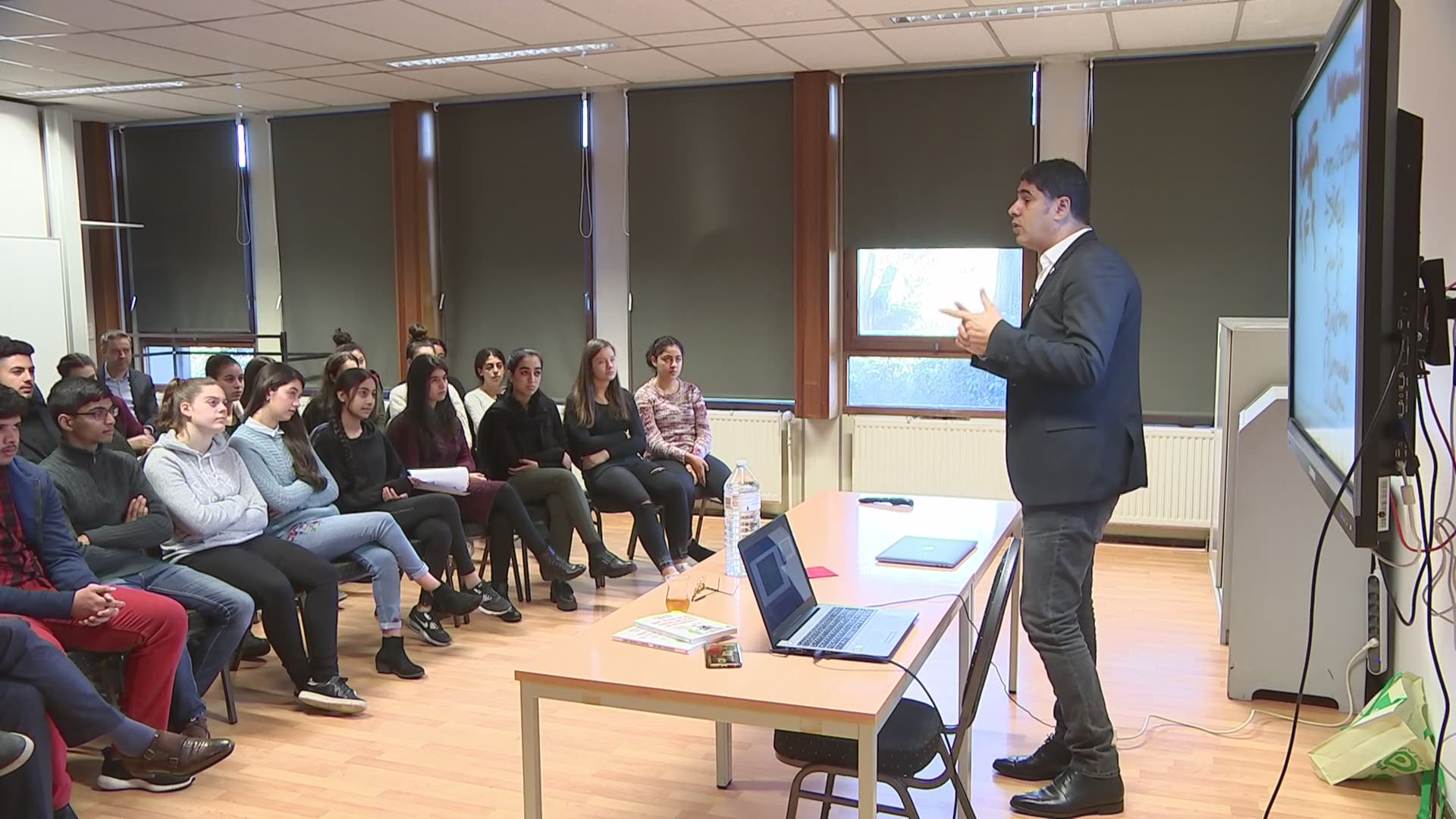 Wat staat er nu eigenlijk echt in de Koran? Franse filosoof legt het