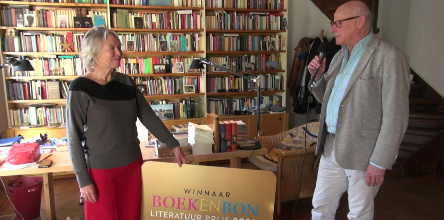 Oek de Jong wint Boekenbon Literatuurprijs met roman "Zwarte schuur