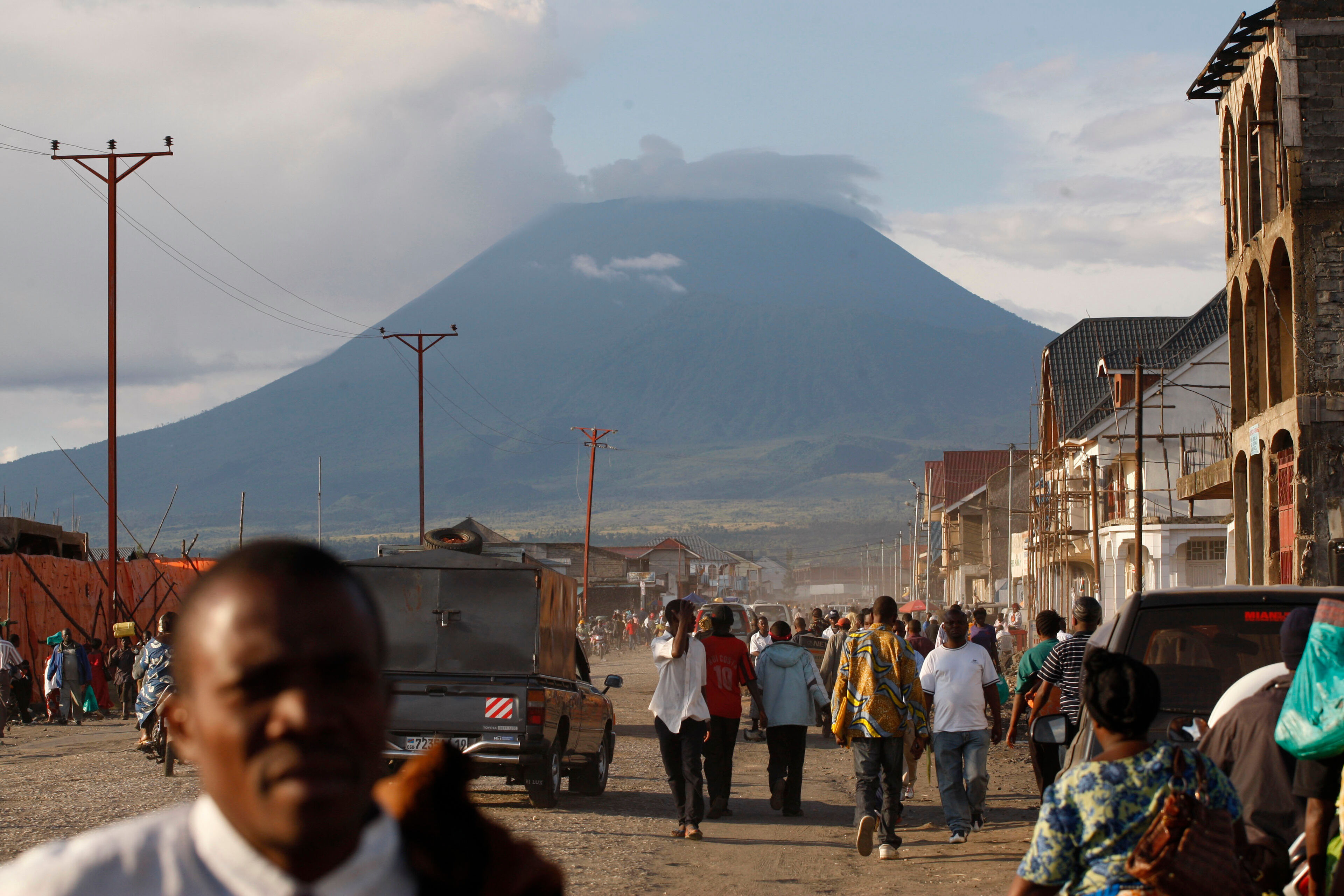 BEKIJK - Grote Chaos In Sake Na Vulkaanuitbarsting In Goma ...