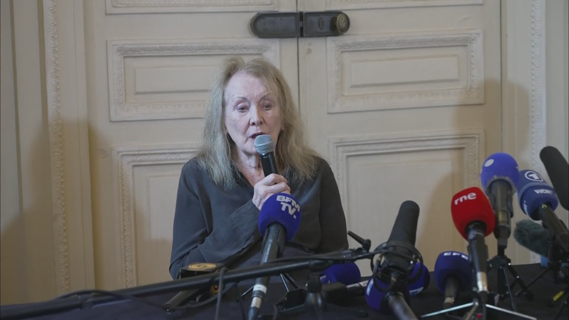 "Eindelijk heeft ze Nobelprijs voor literatuur te pakken": groot