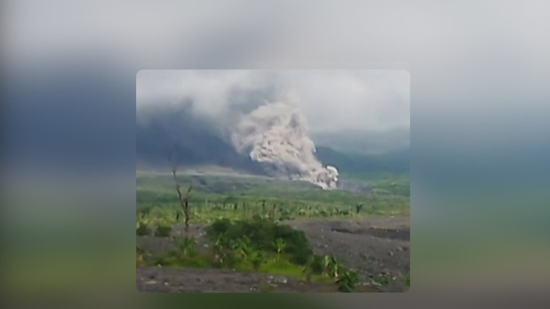 Bijna 2.000 Mensen Geëvacueerd Na Vulkaanuitbarsting Op Indonesische ...