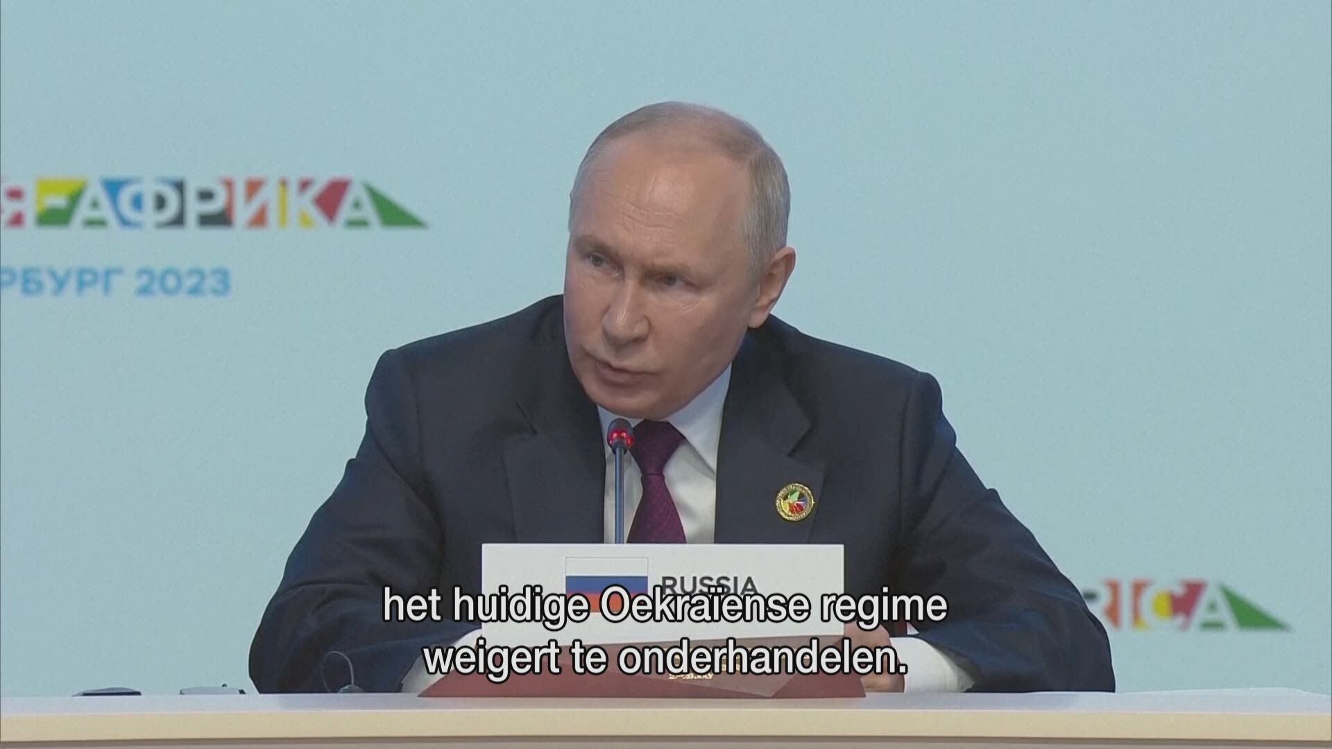 Poetin belooft graan en wapens aan Afrikaanse leiders, maar steun voor