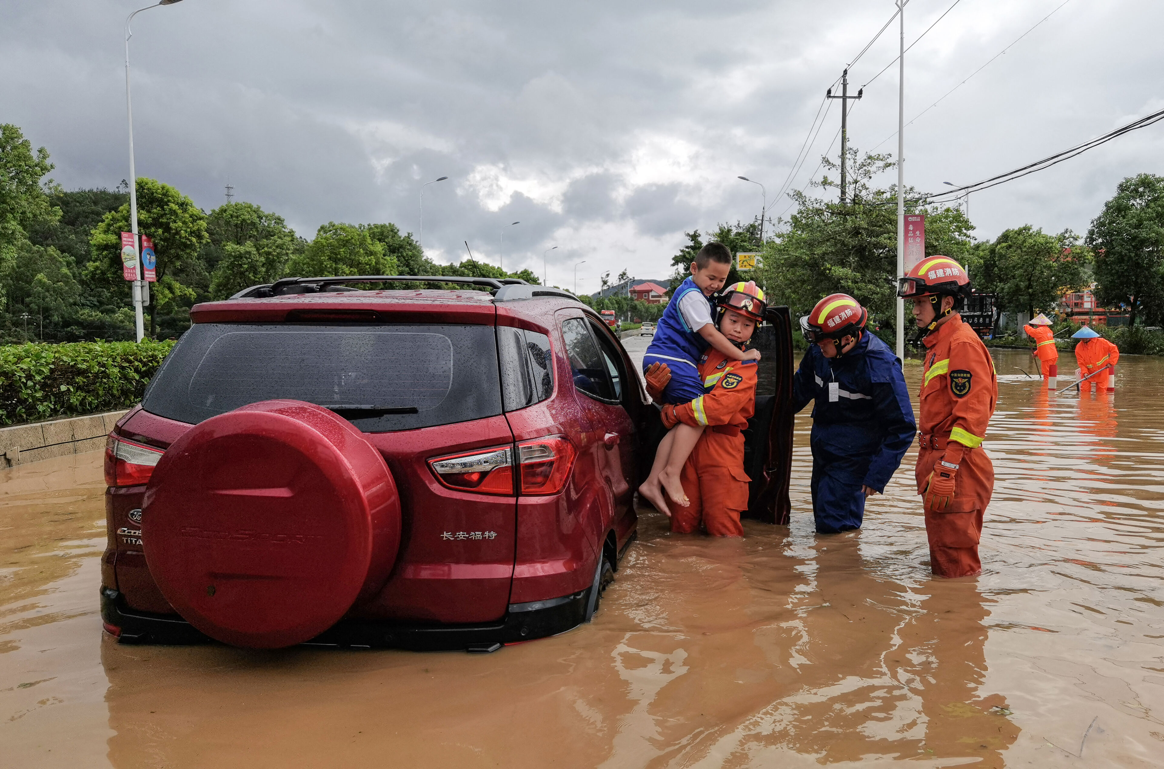 China Zeer Zwaar Getroffen Door Overstromingen, Na Historische Regenval ...