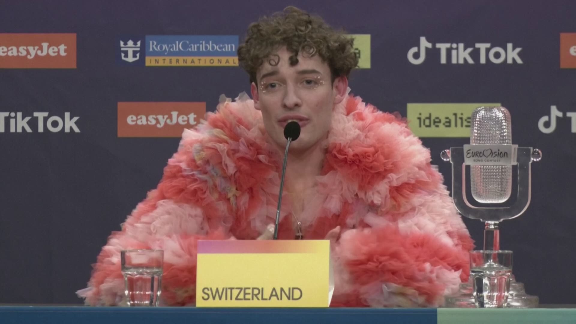 Winnaar Nemo: "Ik hoop dat het Songfestival kan blijven staan voor