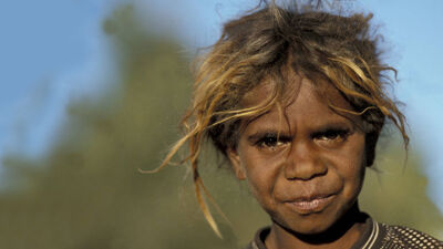 Aboriginal met blond haar