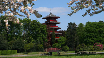 De Japanse Toren vanuit het Koninklijk Park