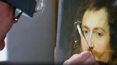 Tijdens de restauratie van het paneel