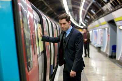 Luke Nelson (Richard Rankin)