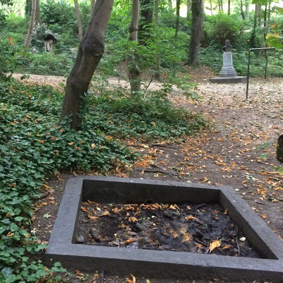Arduinen bekken van de oude fontein