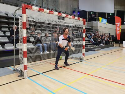 Christophe is klaar om al die ballen te pakken!