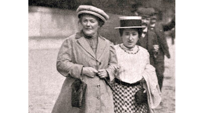Clara Zetkin (links) met haar collega Rosa Luxemburg in 1910