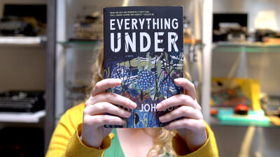 In sommige recensies wordt 'Everything Under' geclassificeerd als horror.