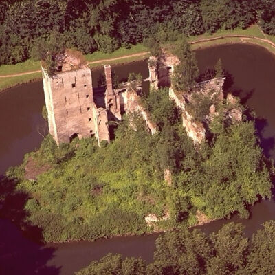Ruïne van het kasteel (voor de restauratie)