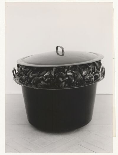 Grande casserole de moules, 1966 (bruikleen VMHK aan het S.M.A.K.)