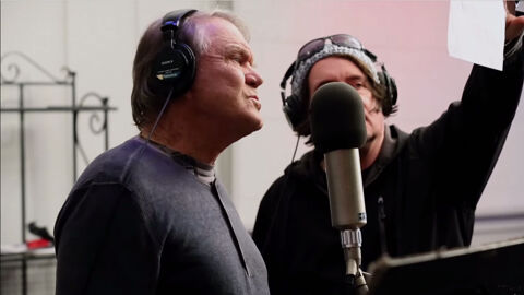 Glen Campbell tijdens zijn laatste opnamesessie