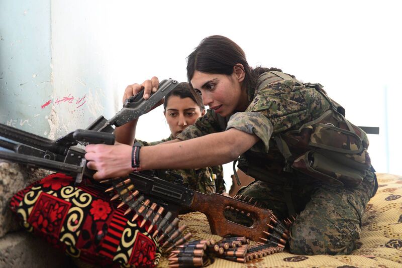 Jezidi-vrouwen vechten in een Koerdische militie in Noord-Irak