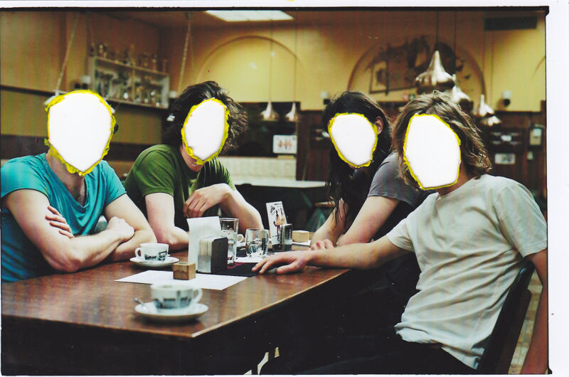 "De Gentse band STADT brengt best wel vuige rock, krautrock eigenlijk. Een beetje modderig maar tegelijk heel zorgvuldig uitgewerkt."