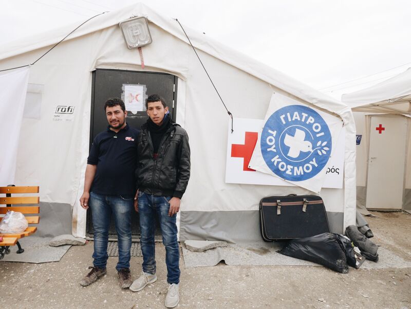 Abdel en Ahmed in het doorgangskamp op Idomeni, Griekenland.