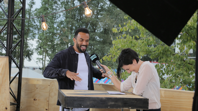 Craig David stond voor het eerst op Pukkelpop. Van zenuwen was er geen sprake: de sfeer van zijn comeback zat er goed in tijdens het interview.