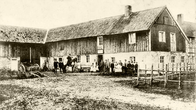 Het Gasthof met bewoners en gasten