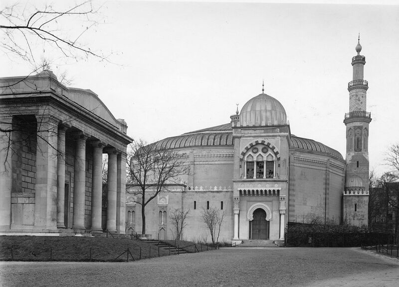 Zicht op de voorzijde van het oorspronkelijke paviljoen