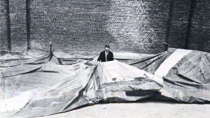 Het gevandaliseerde panoramadoek in 1971