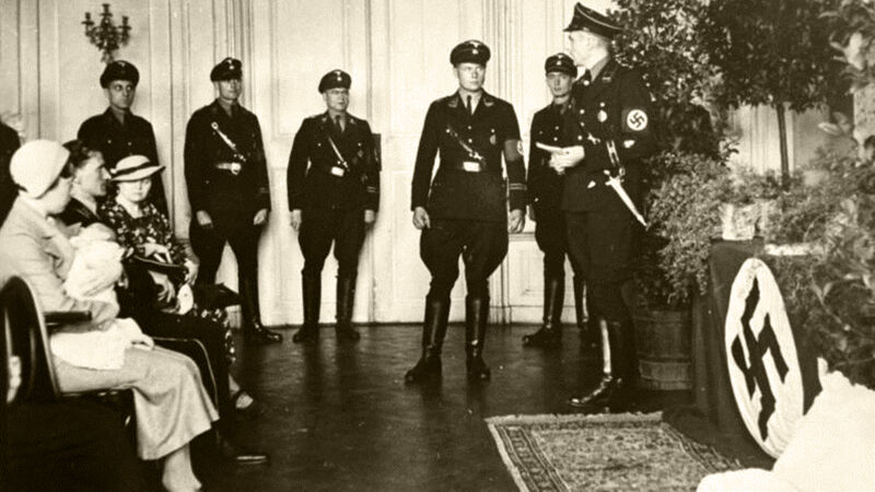 Doopplechtigheid van een Lebensborn-baby