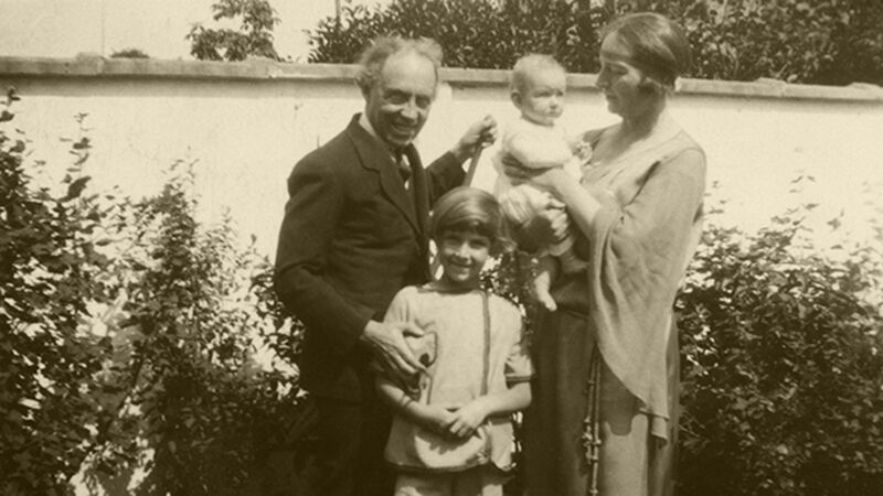 De familie Yoors-Peeters. Zoon Jan staat vooraan.