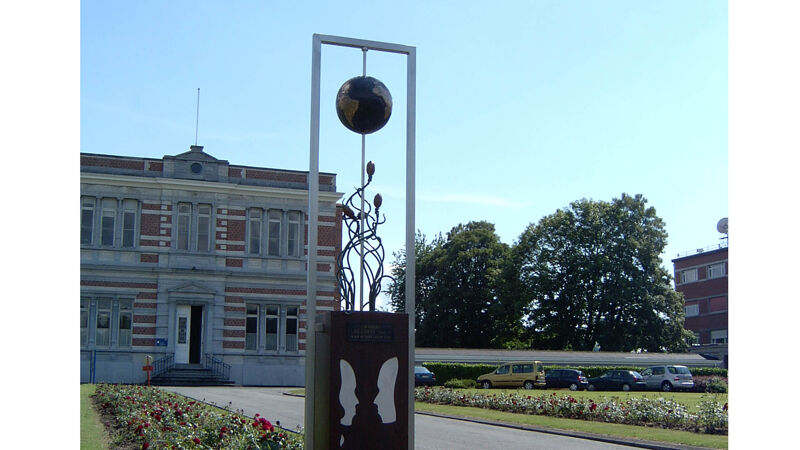 De Aarde, aan de Koninklijke Sterrenwacht in Ukkel