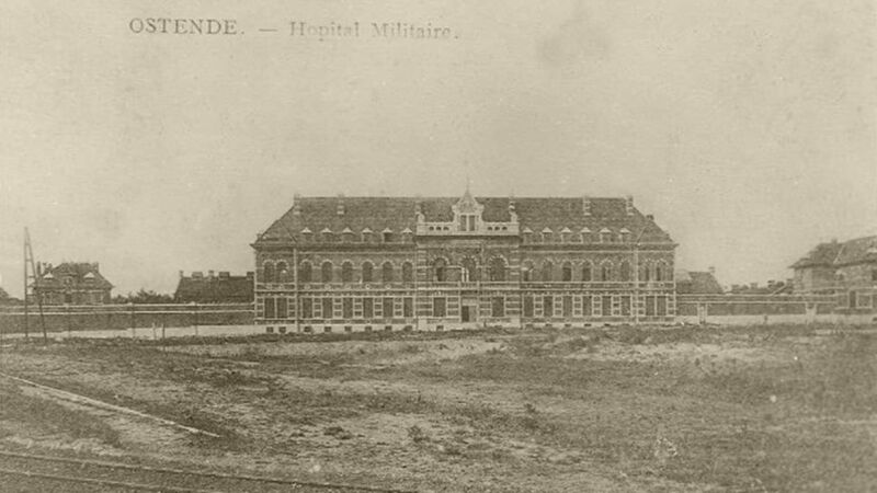 Het Militair Hospitaal, door de Duitsers als Marine Feldlazaret gebruikt. De arme visserswijk lag hier vlakbij