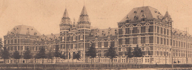 Oude foto van de voorgevel van het Heilig Hartcollege, Maasmechelen