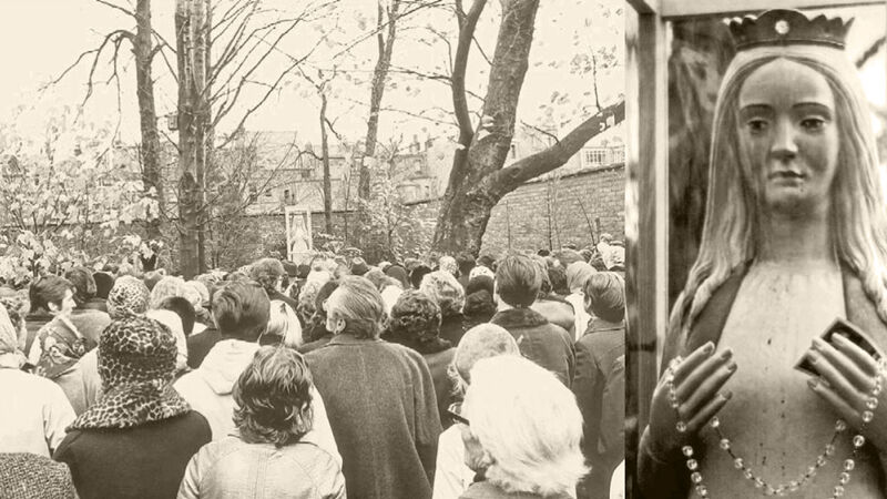 Volkstoeloop in 1973 bij het wenende Mariabeeld