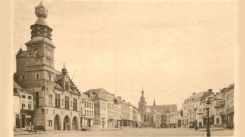 Oude foto van de Grand-Place van Binche