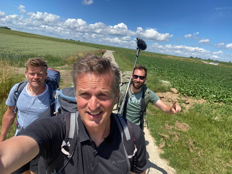 De laatste kilometers wordt er geflirt met de Franse grens. Het team stapt richting Grand Reng, een dorpje tegen de grens met Frankrijk.