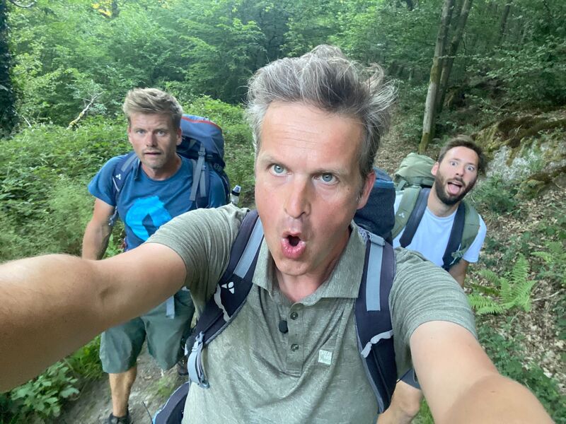 Onderweg laat de hitte zich voelen. Zweten en puffen!