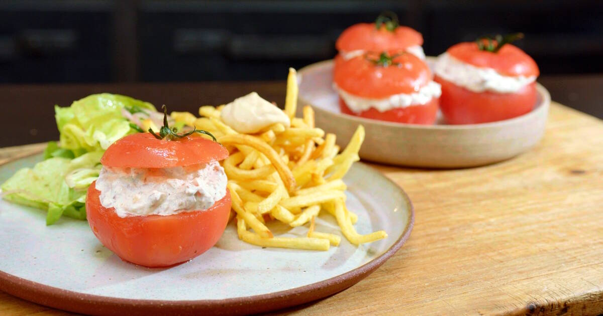 Gevulde tomaten met uiterzure en frietjes