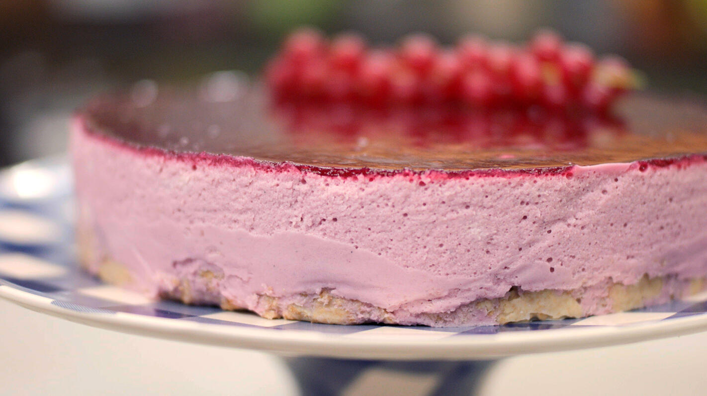 Bavaroistaart met rood fruit witte chocolade Dagelijkse kost