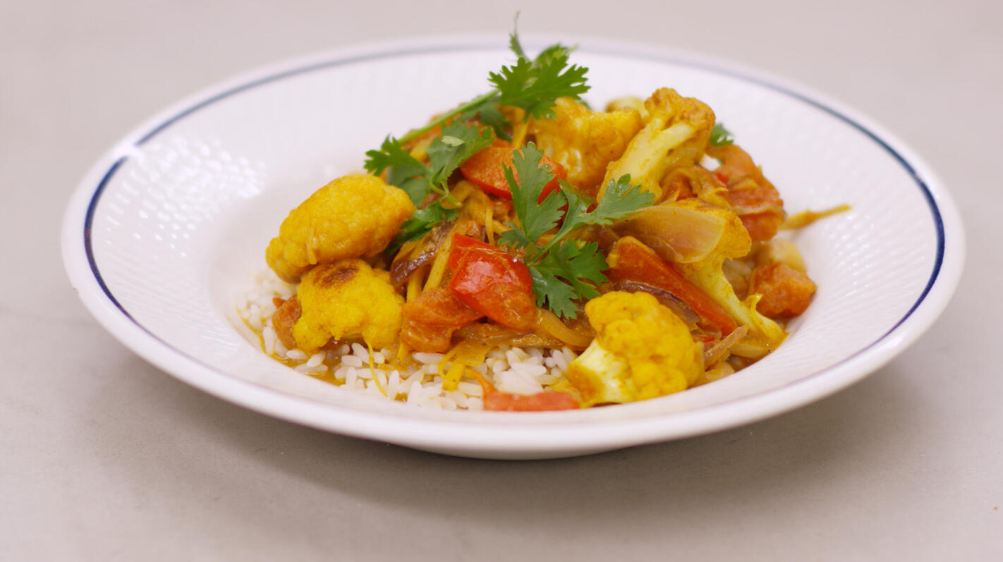 Indiase curry met bloemkool en rijst