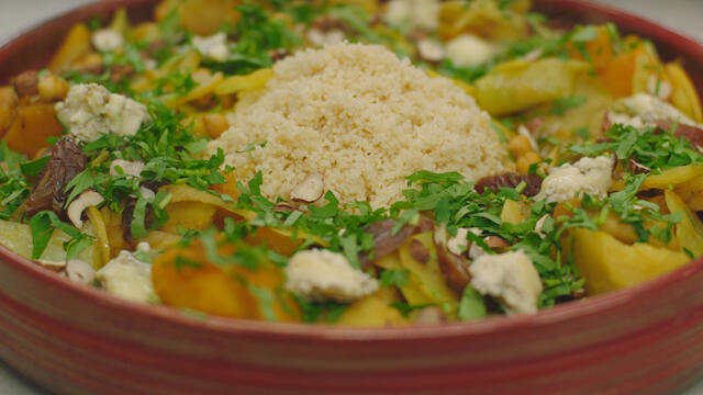 Veggie tajine met pompoen, couscous en blauwschimmelkaas