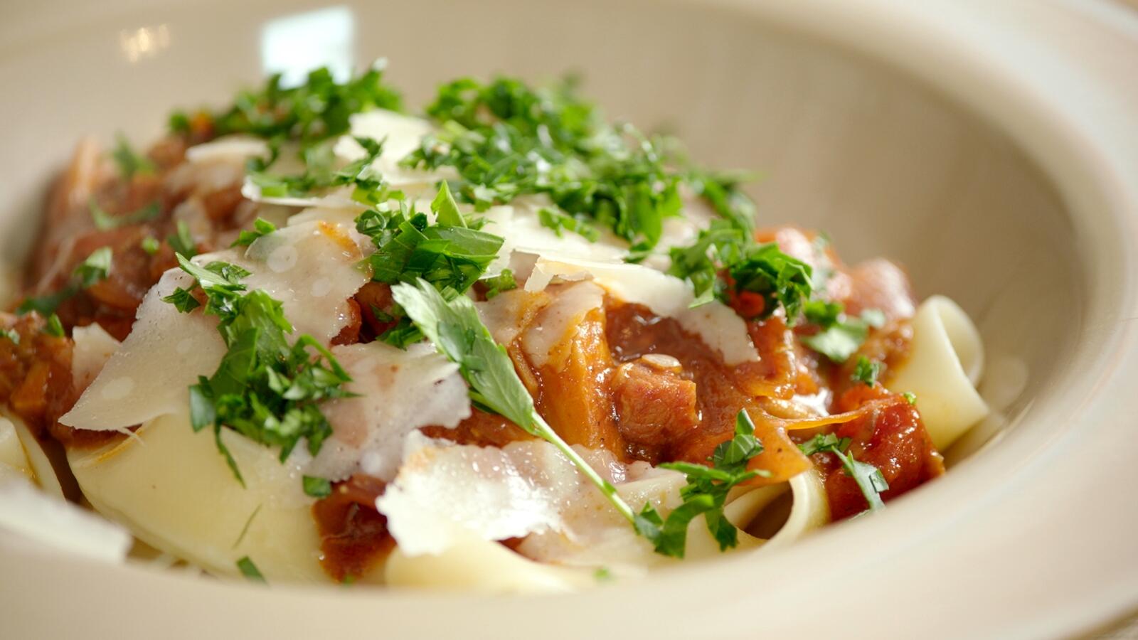 Pasta met gerookt spek en paddenstoelen