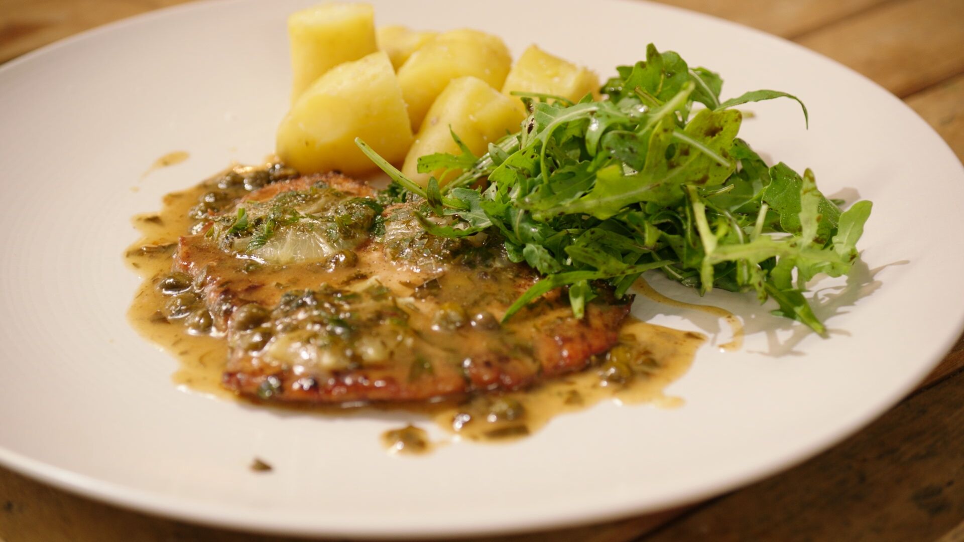 Kalfspiccata met ratte-aardappelen en een rucolaslaatje-image
