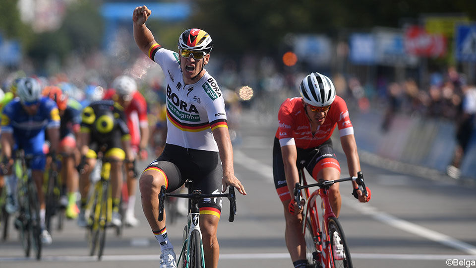 Ackermann Houdt Stuyven Af Na Chaotische Sprint In Brussels Cycling Classic Wielrennen Sporza