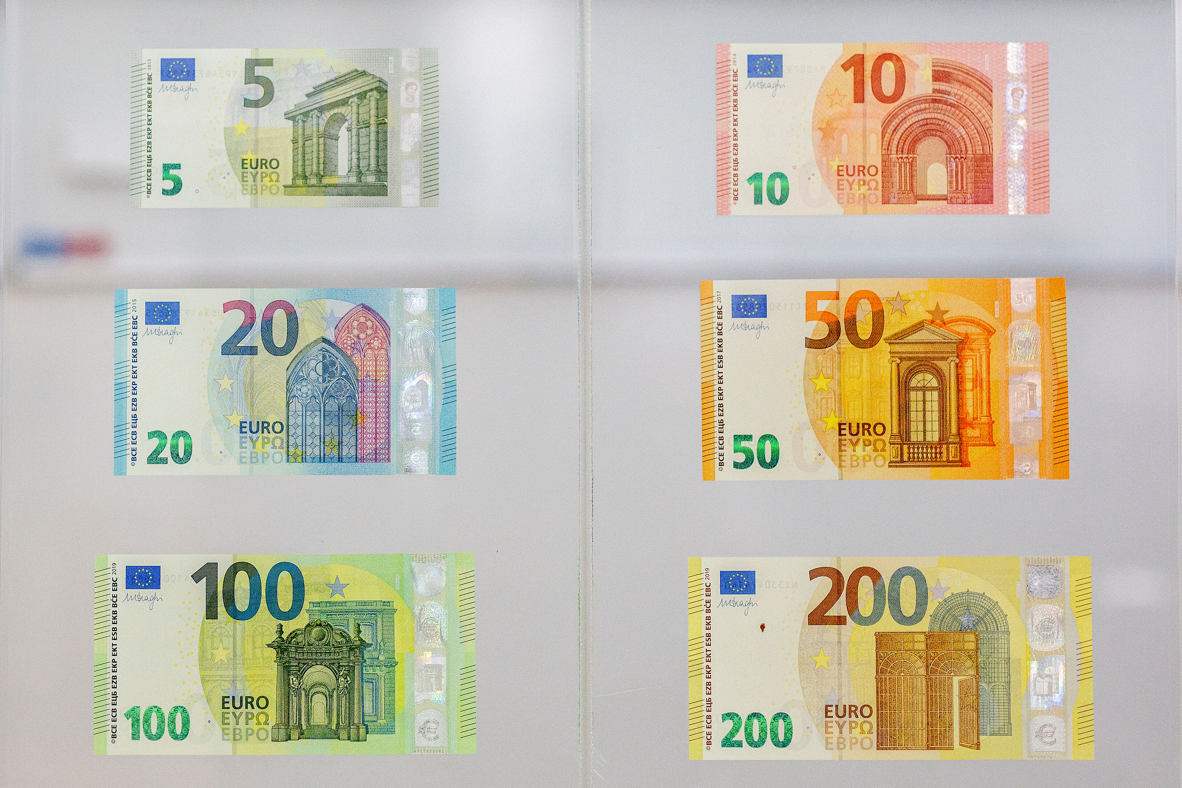 Set voor Euro-banderollen, 7 stuks van elke soort met inhoud van 50 stuks (=350 stuks) (€5, €10, €20, €50, €100) EUR geldbanderol geldbundels bankbiljettenbewaring Set voor Euro-banderollen, 7 stuks van elke soort met inhoud van 50 stuks (=350 stuks) (€5, €10, €20, €50, €100) EUR geldbanderol geldbundels bankbiljettenbewaring
