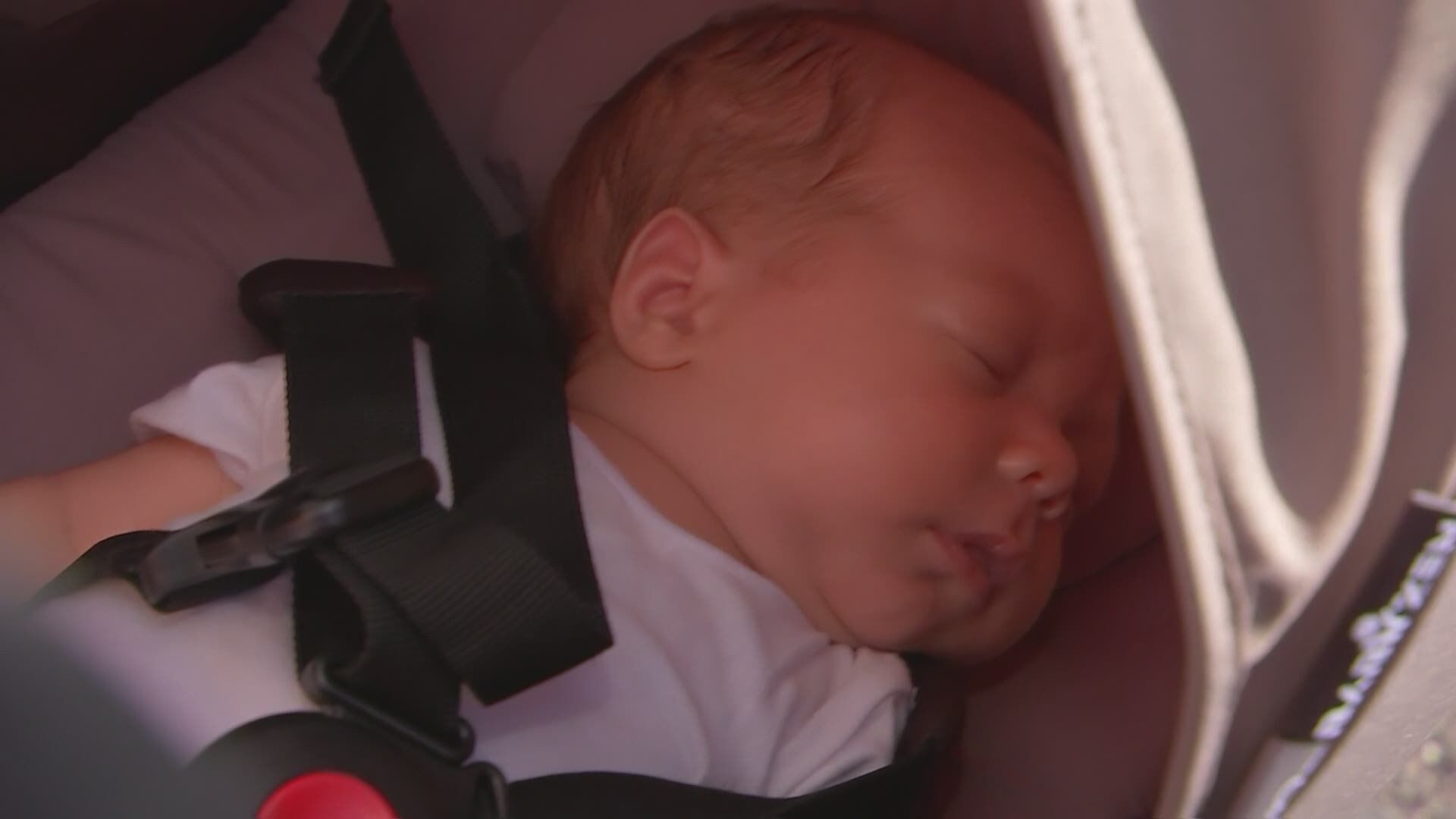 Vrouw van Caleb Ewan: "Caleb is ons meteen een knuffel en een kus komen