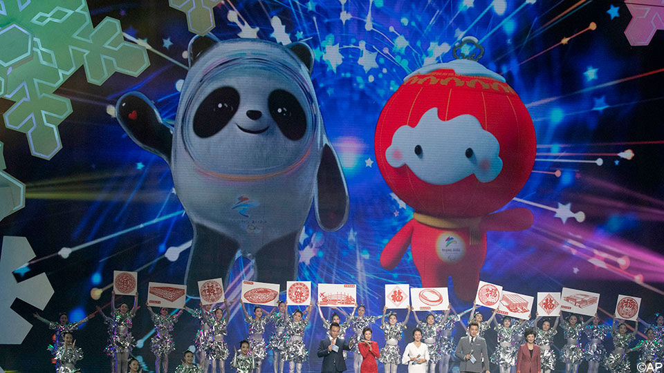 De Mascottes Voor Peking 2022 Zijn Een Panda En Lantaarntje Olympische Spelen Sporza